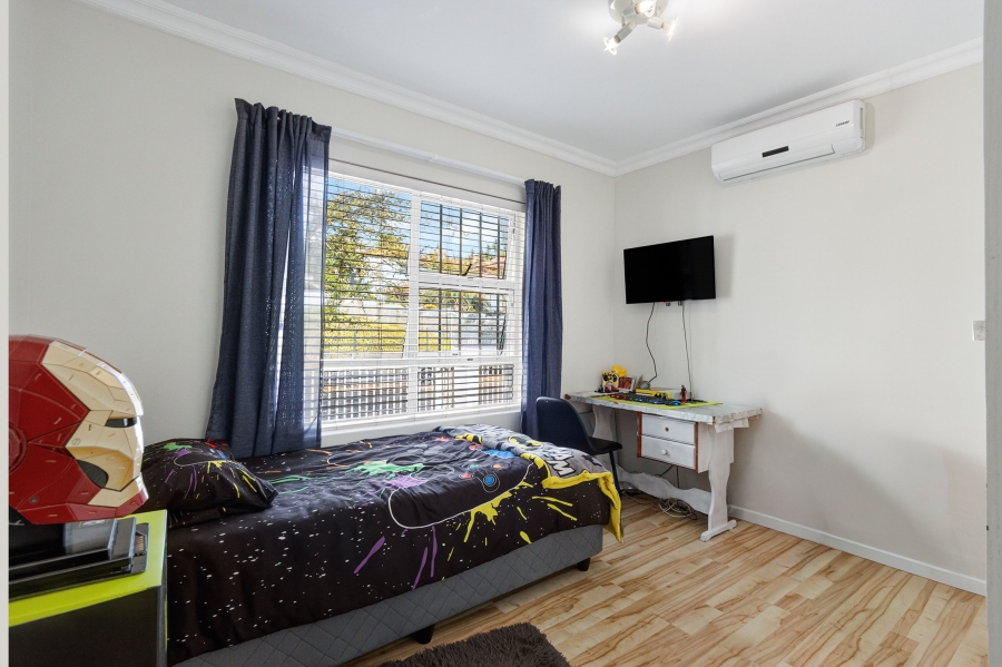 6 Bedroom Property for Sale in Olive Grove Western Cape